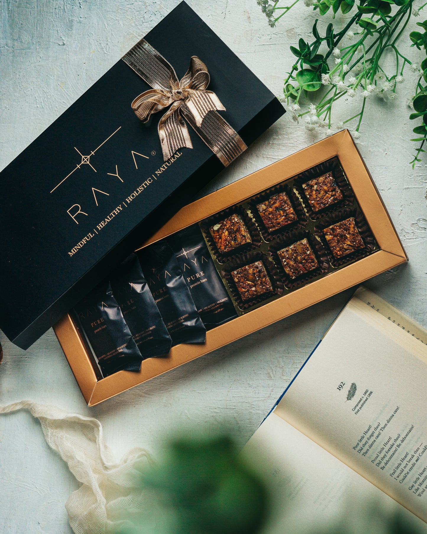 Black Rose Box – The Classic Gesture