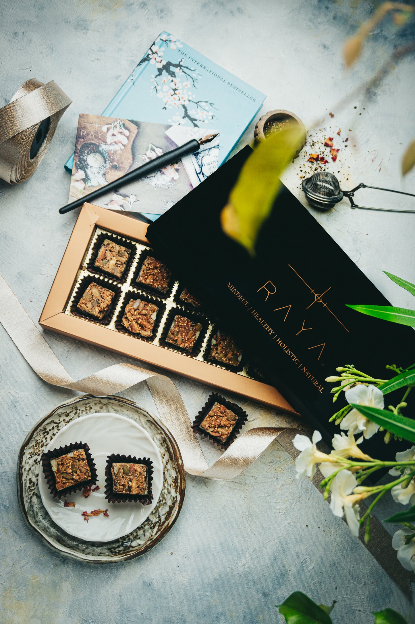 Black Rose Box – The Classic Gesture